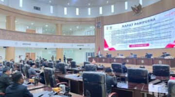 Rapat Paripurna DPRD KBB Sepakati Raperda Perubahan Perda Perhubungan dan Raperda Tentang Pengelolaan Barang Milik Daerah